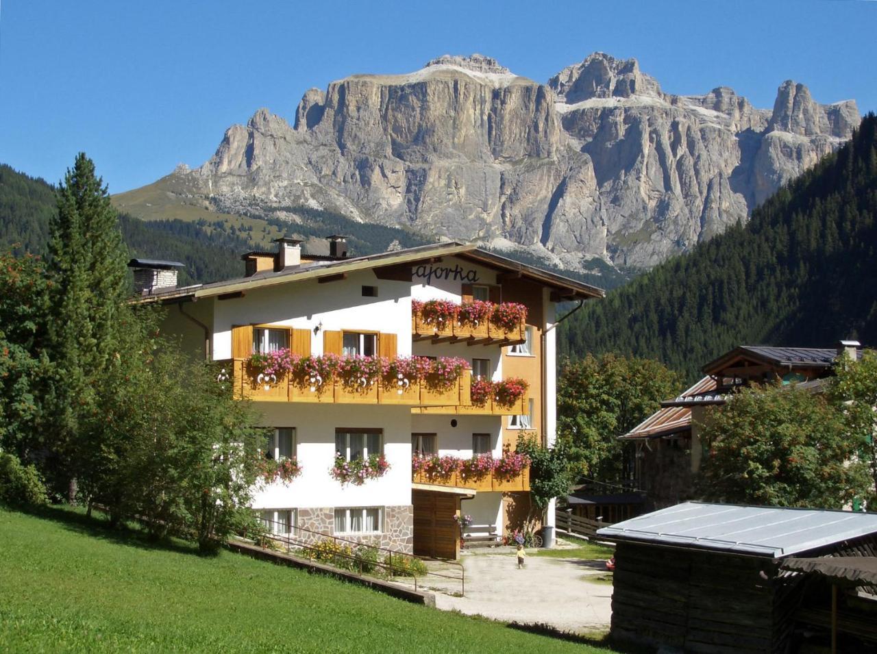 Albergo Majorka Canazei Exterior photo